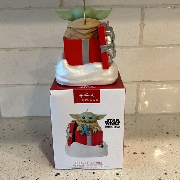 Star Wars The Mandalorian GROGU Greetings Hallmark 2022 Sound & Motion Ornament - Picture 4 of 12